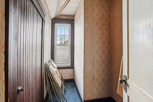 55 Standish St, Worcester, MA 01604