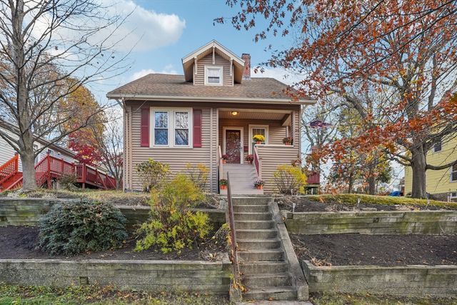 55 Standish St, Worcester, MA 01604