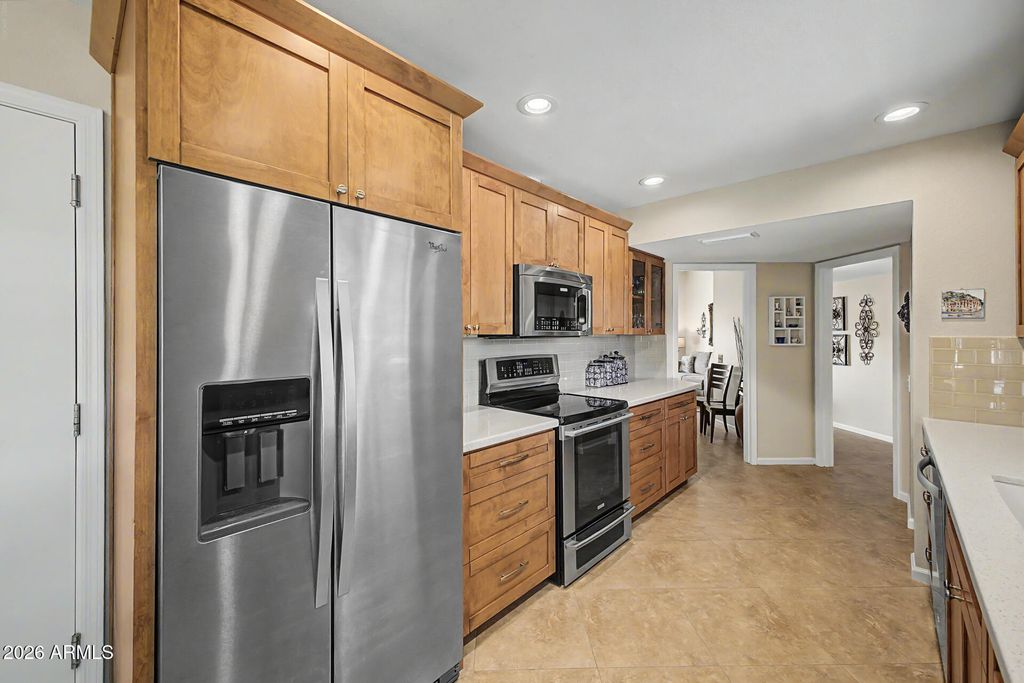 Image 1 of property listing at 10429 W HUTTON Drive, Sun City, AZ 85351