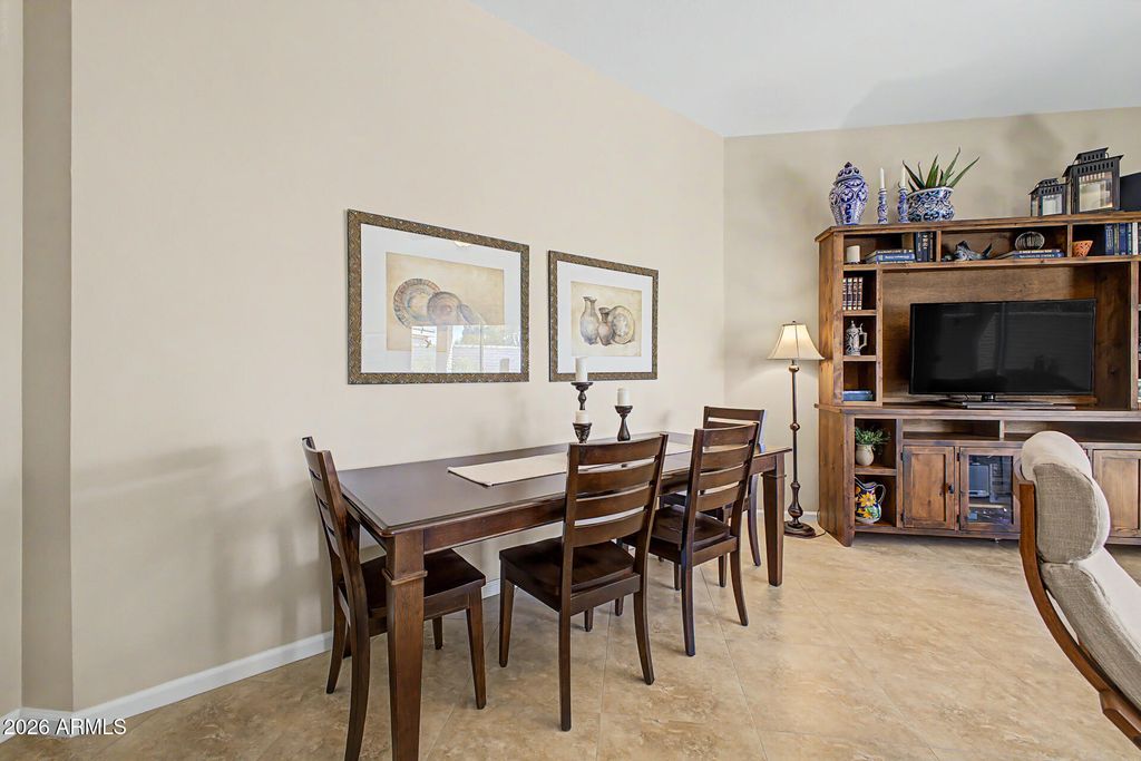 Image 10 of property listing at 10429 W HUTTON Drive, Sun City, AZ 85351