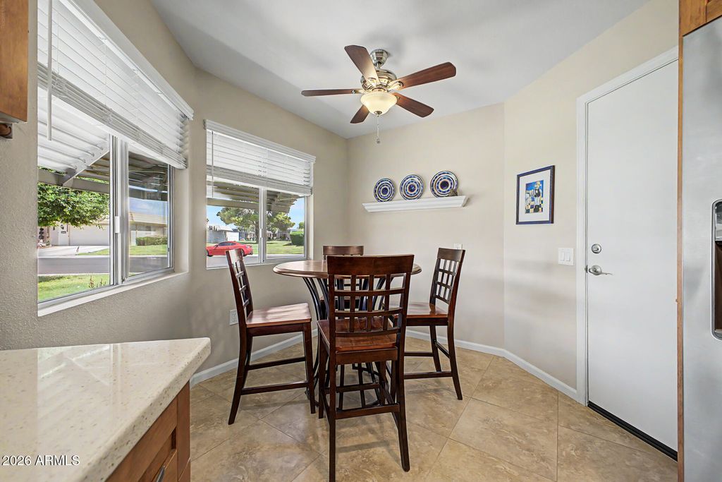 Image 15 of property listing at 10429 W HUTTON Drive, Sun City, AZ 85351
