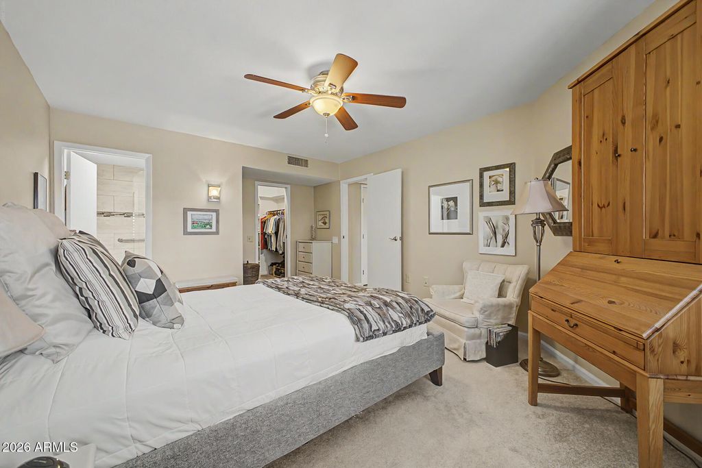 Image 21 of property listing at 10429 W HUTTON Drive, Sun City, AZ 85351