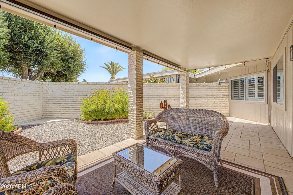 Image 27 of property listing at 10429 W HUTTON Drive, Sun City, AZ 85351