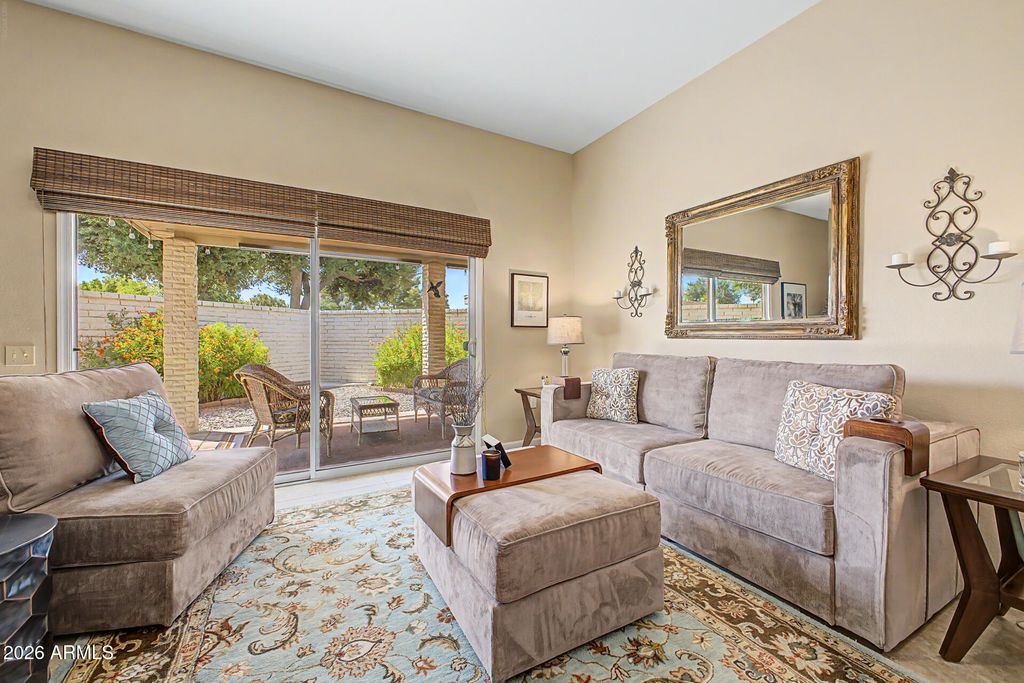 Image 3 of property listing at 10429 W HUTTON Drive, Sun City, AZ 85351