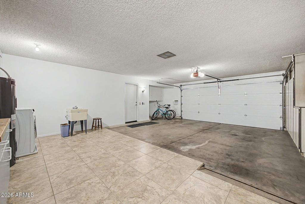 Image 31 of property listing at 10429 W HUTTON Drive, Sun City, AZ 85351