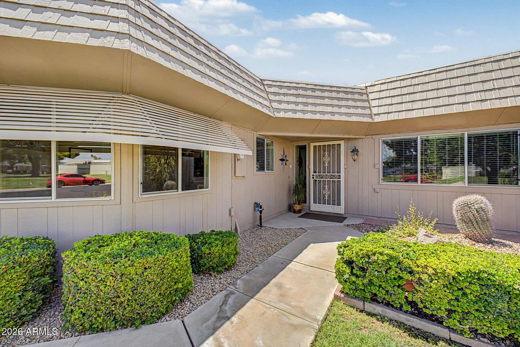 Image 32 of property listing at 10429 W HUTTON Drive, Sun City, AZ 85351