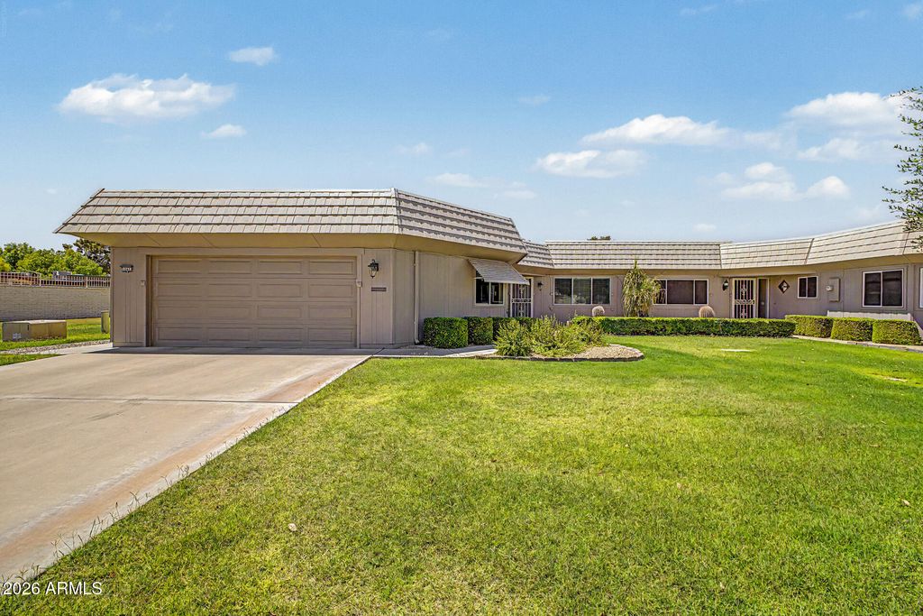 Image 33 of property listing at 10429 W HUTTON Drive, Sun City, AZ 85351