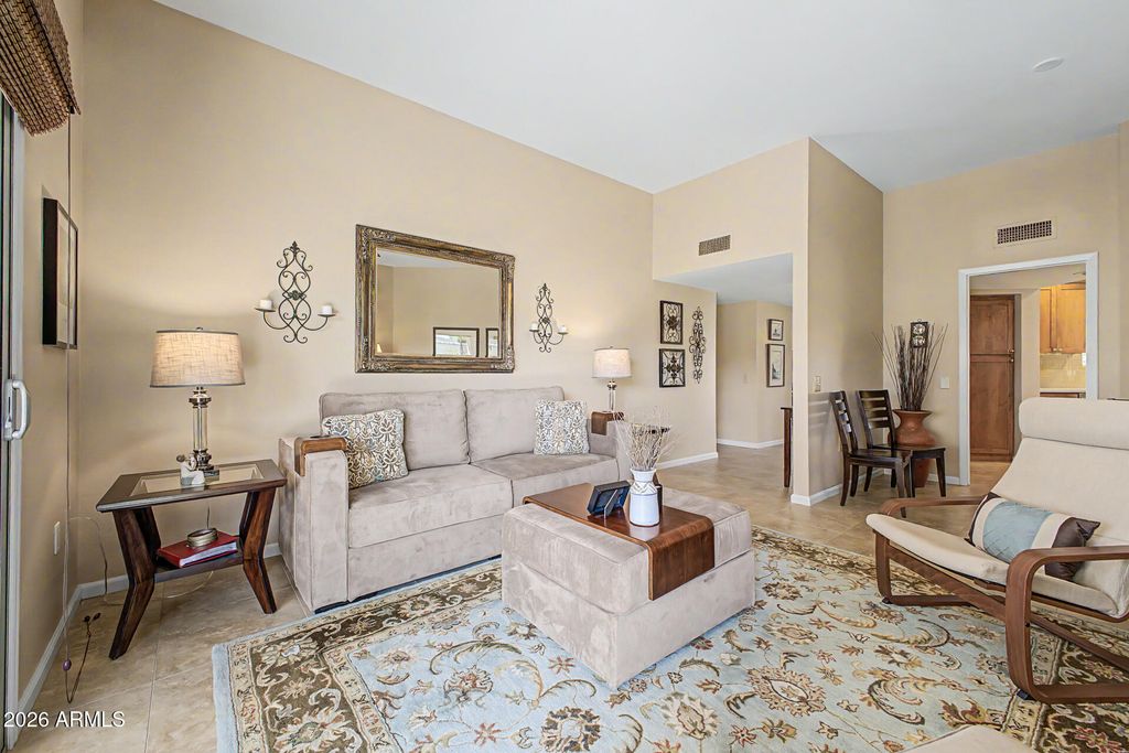 Image 5 of property listing at 10429 W HUTTON Drive, Sun City, AZ 85351