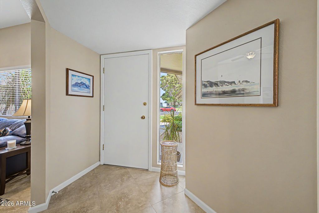 Image 7 of property listing at 10429 W HUTTON Drive, Sun City, AZ 85351
