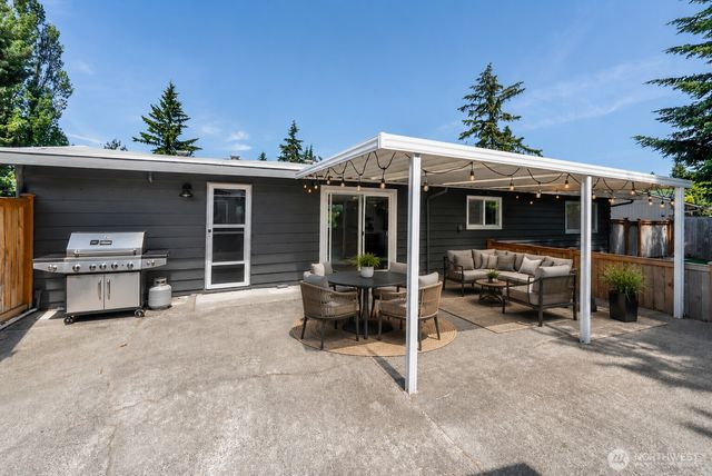 18326 Occidental Avenue S, Burien, WA 98148