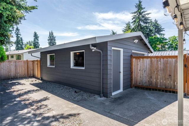 18326 Occidental Avenue S, Burien, WA 98148