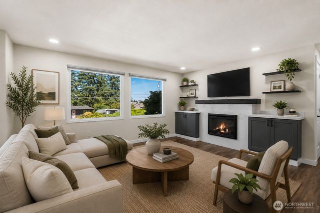 18326 Occidental Avenue S, Burien, WA 98148