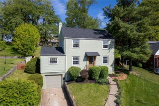 5669 Valleyview Dr, Bethel Park, PA 15102