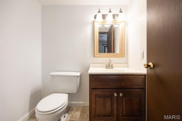 612 Westfield Court, Belleville, IL 62221