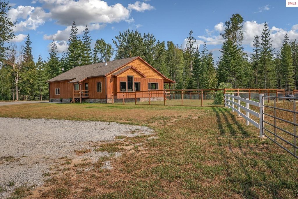 521 Magpie Lane, Sandpoint, ID 83864 photo 3