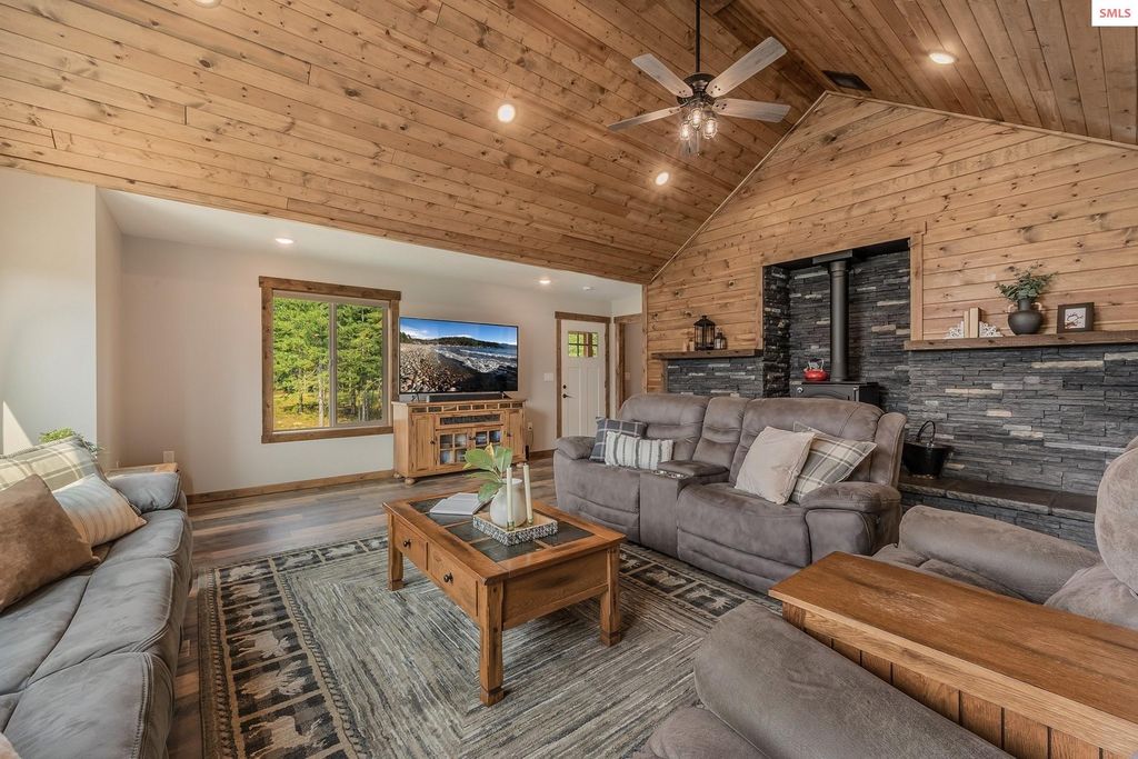 521 Magpie Lane, Sandpoint, ID 83864 photo 5