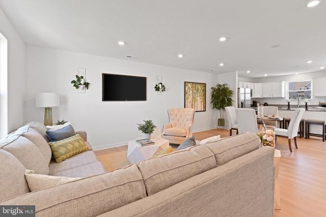 6 REGENT CIRCLE, Hagerstown, MD 21742