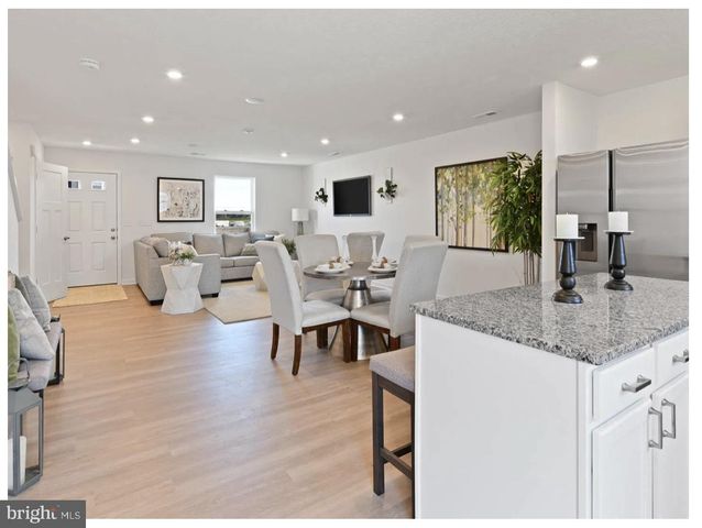 6 REGENT CIRCLE, Hagerstown, MD 21742