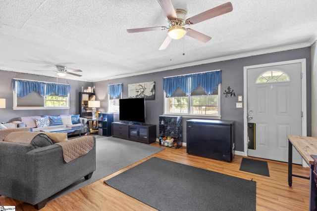 89 Dakota Drive, Laurens, SC 29360