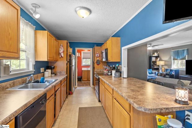 89 Dakota Drive, Laurens, SC 29360