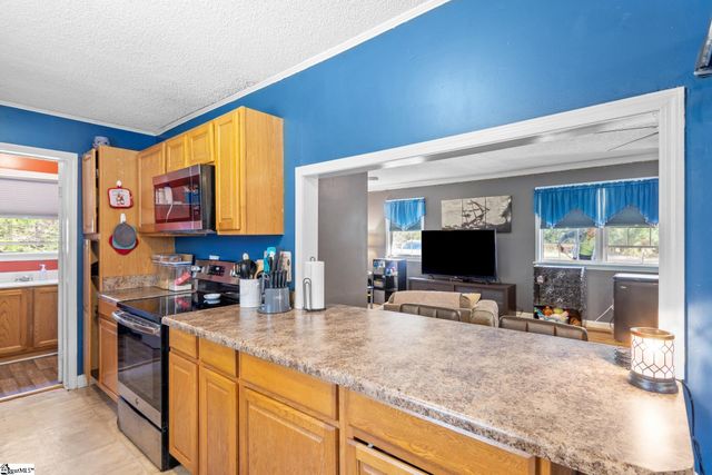 89 Dakota Drive, Laurens, SC 29360