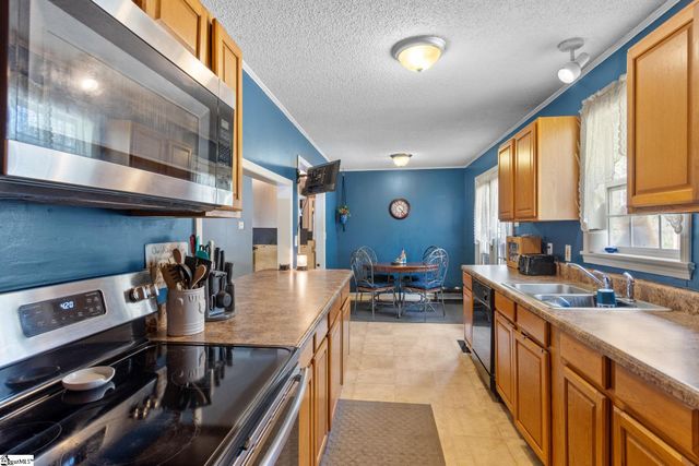 89 Dakota Drive, Laurens, SC 29360