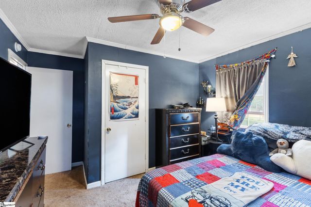 89 Dakota Drive, Laurens, SC 29360