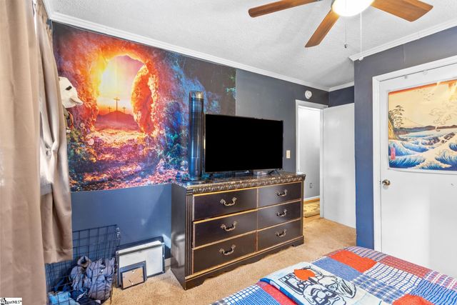 89 Dakota Drive, Laurens, SC 29360