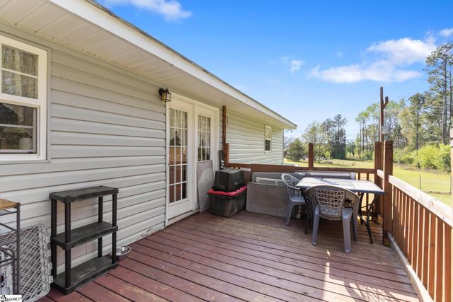 89 Dakota Drive, Laurens, SC 29360