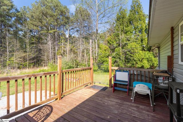 89 Dakota Drive, Laurens, SC 29360