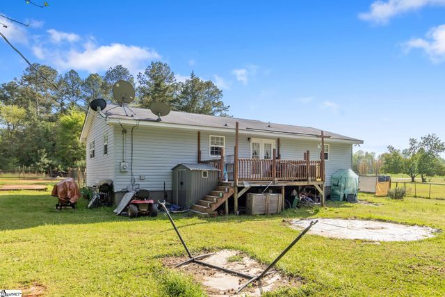 89 Dakota Drive, Laurens, SC 29360