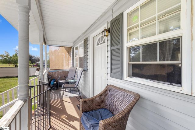 89 Dakota Drive, Laurens, SC 29360