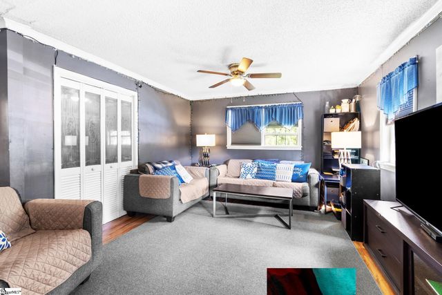 89 Dakota Drive, Laurens, SC 29360