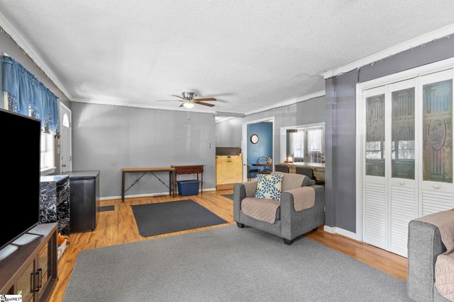 89 Dakota Drive, Laurens, SC 29360