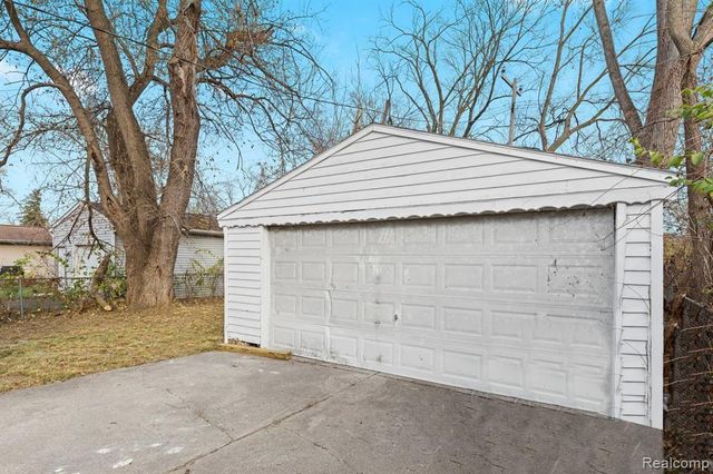 19450 Heyden Street, Detroit, MI 48219