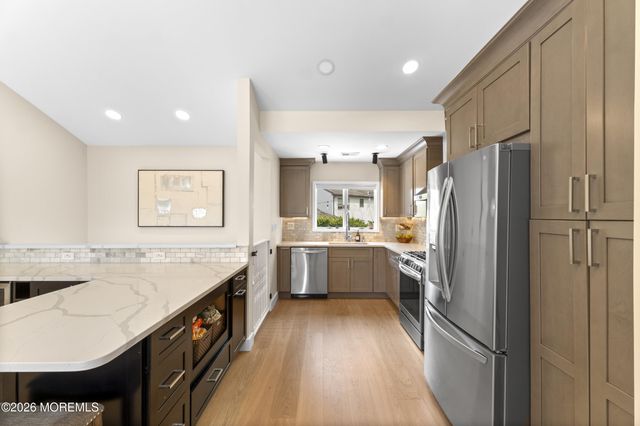 31 Virginia Avenue, Hazlet, NJ 07730
