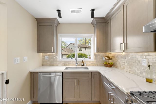 31 Virginia Avenue, Hazlet, NJ 07730
