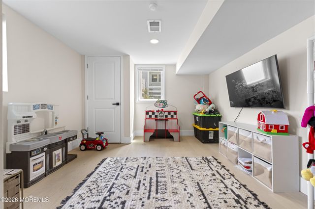 31 Virginia Avenue, Hazlet, NJ 07730