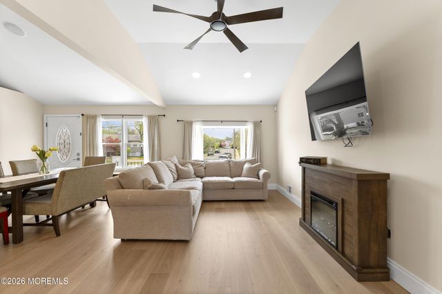 31 Virginia Avenue, Hazlet, NJ 07730