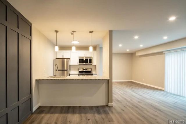 1440 N LINDEN Road 4907, Flint, MI 48532