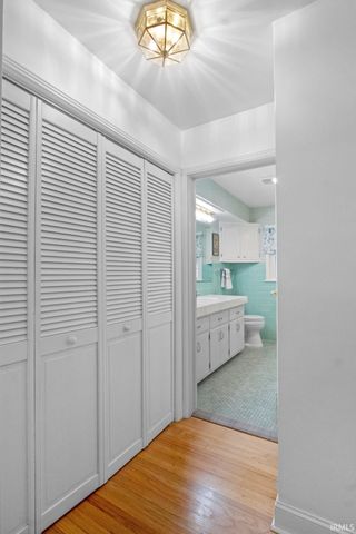 1200 S Burkhardt Road, Evansville, IN 47715