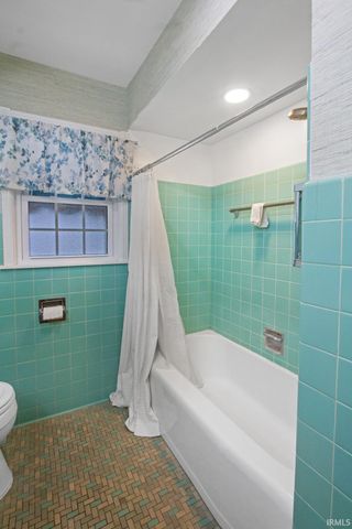 1200 S Burkhardt Road, Evansville, IN 47715