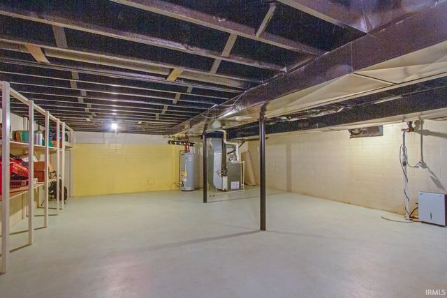 1200 S Burkhardt Road, Evansville, IN 47715