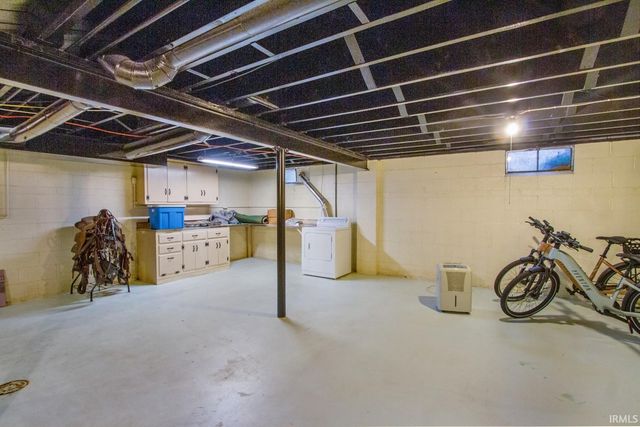 1200 S Burkhardt Road, Evansville, IN 47715