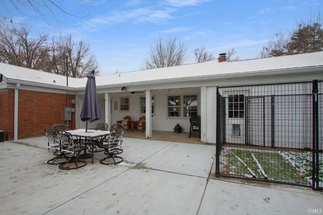 1200 S Burkhardt Road, Evansville, IN 47715