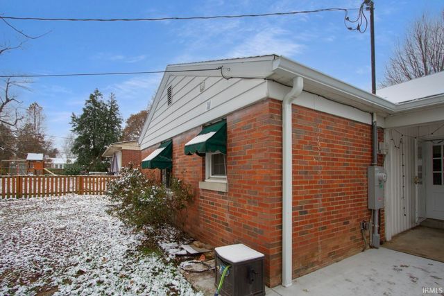 1200 S Burkhardt Road, Evansville, IN 47715