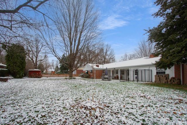 1200 S Burkhardt Road, Evansville, IN 47715