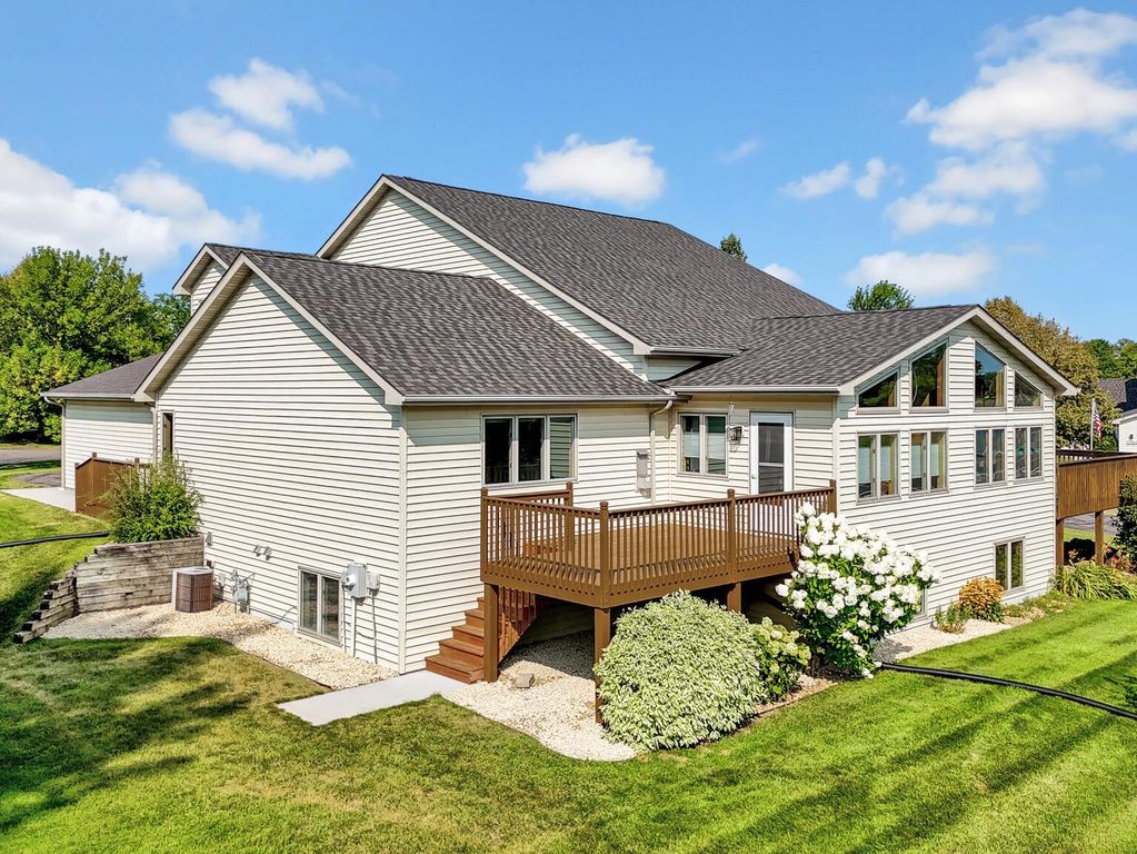 13031 Mulligan Court, Lindstrom, MN 55045 — photo 2