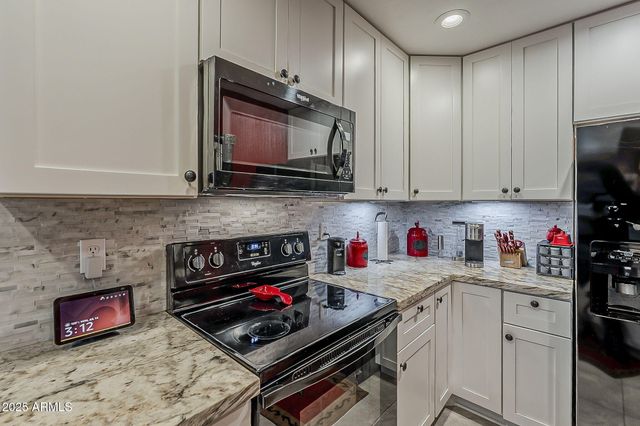 15205 N IVORY Drive B, Fountain Hills, AZ 85268