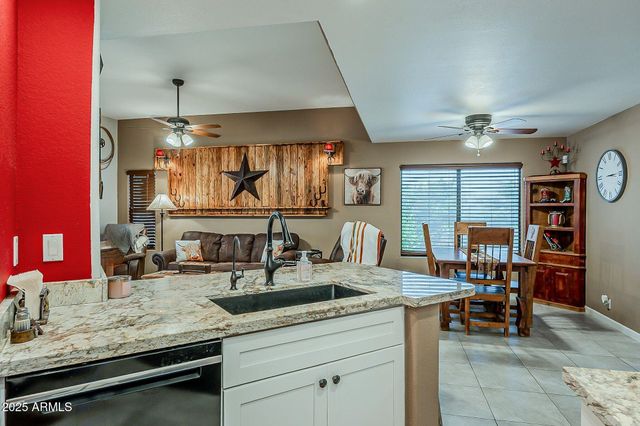 15205 N IVORY Drive B, Fountain Hills, AZ 85268